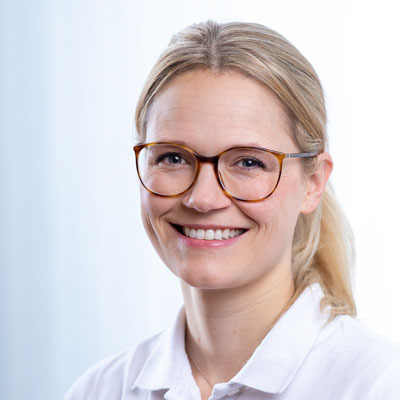Dr. Esther Hellak